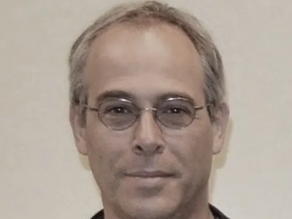 Portrait of Dr. Tzahi Cath